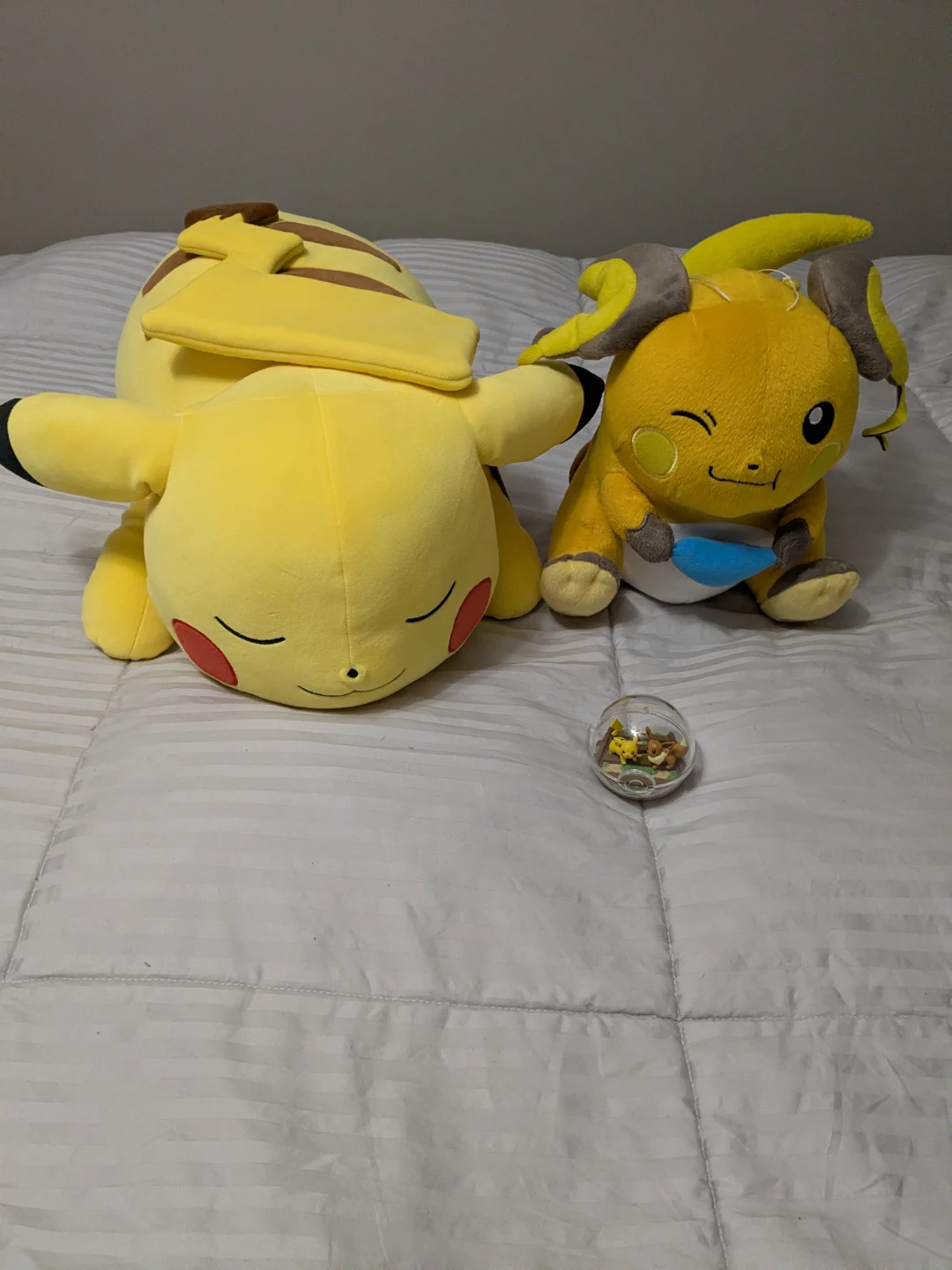 Pikachu Sleeping Plush and figure - photo 4
