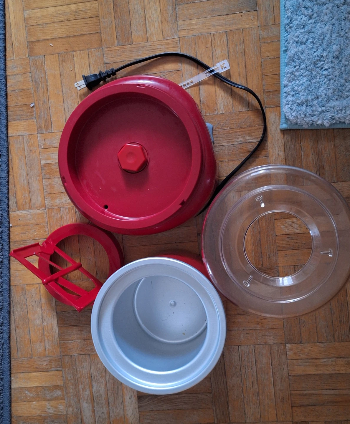 Hamilton Beach 1.5 Quart Ice Cream Maker, Red - photo 2