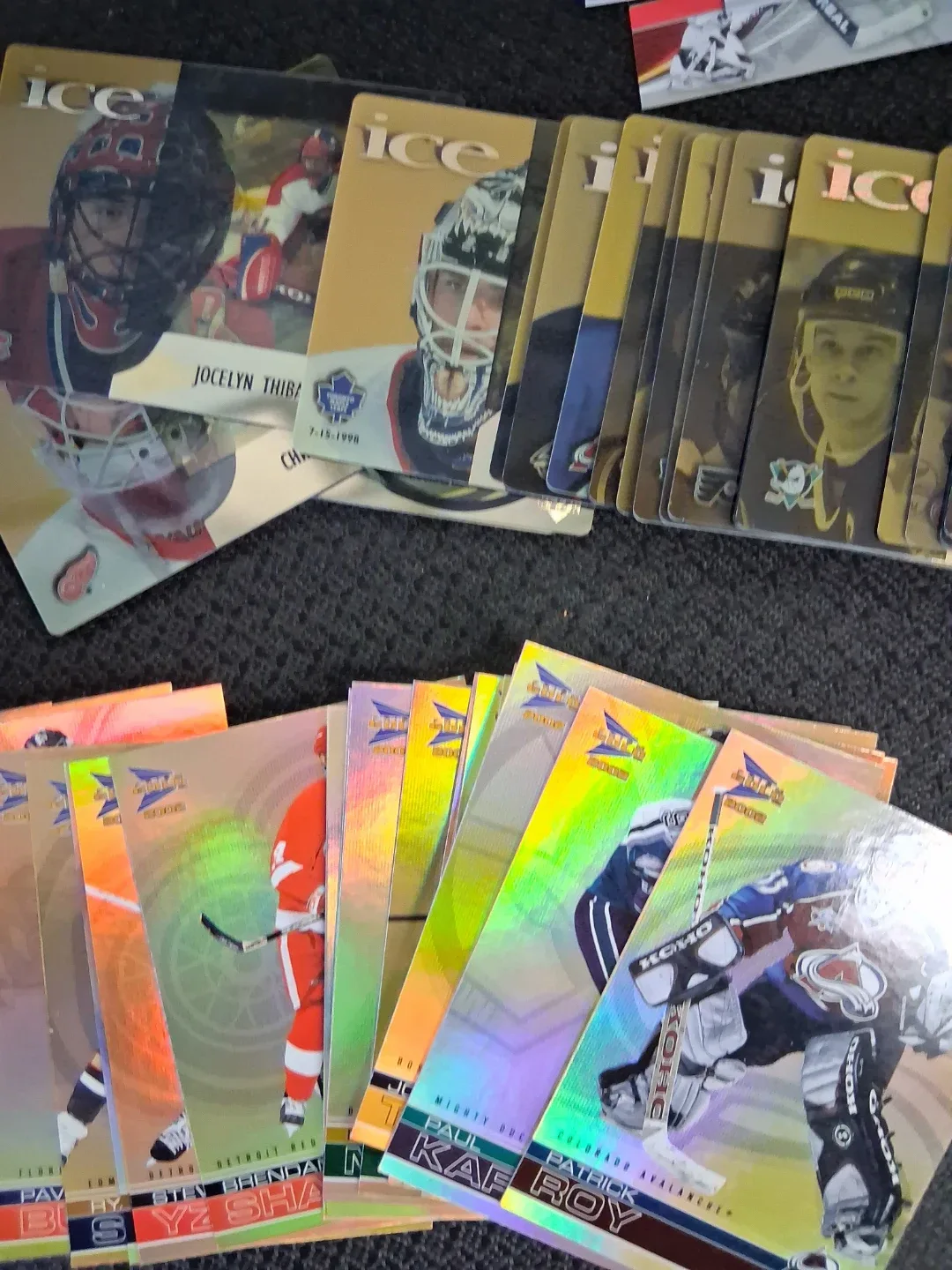 Mixed Lot of Hockey Trading Cards image indicator(4)