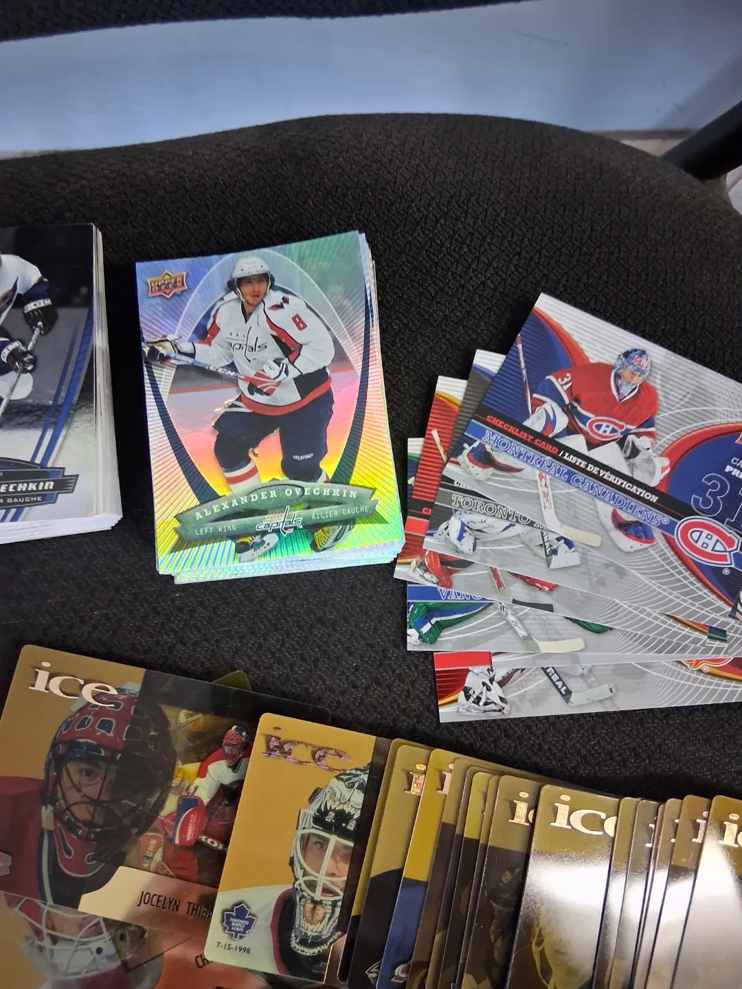 Mixed Lot of Hockey Trading Cards image indicator(6)