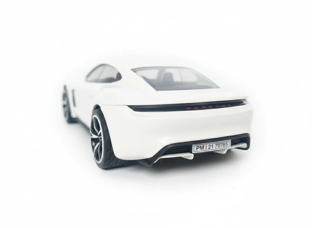 Playmobil Porsche Mission E image indicator(3)