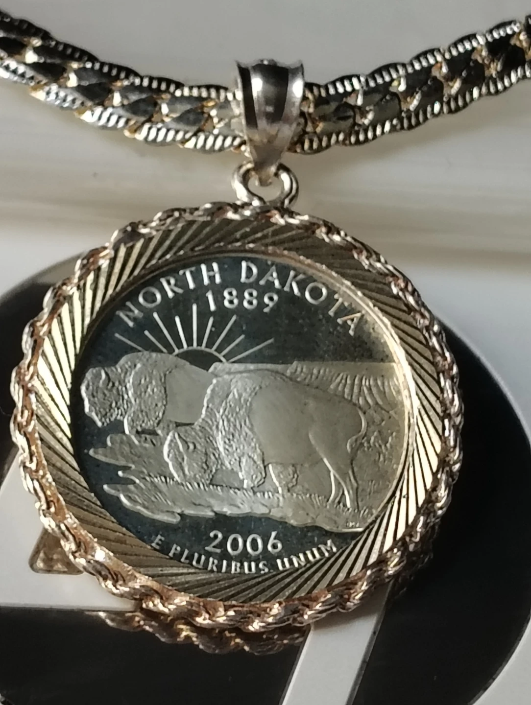 North Dakota 2006 Coin Pendant Necklace