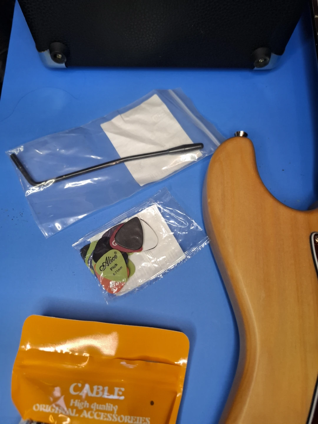 Stagg Electric Guitar Bundle - photo 3