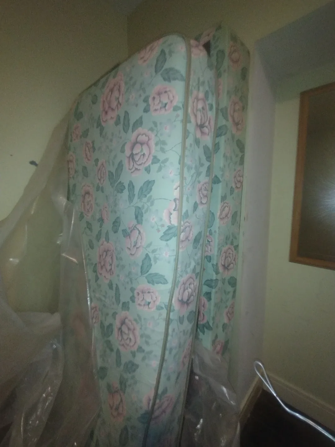 LIKE NEW TWIN SIZE BED