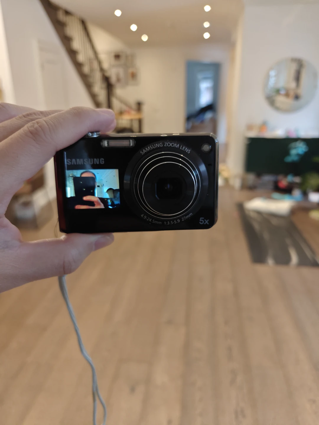 Samsung Digital Camera PL150 - Zoom Lens