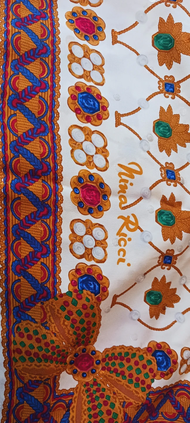 NINA RICCI DESIGNER SIGNED AUTHENTIC GORGEOUS SILK SCARF - photo 2