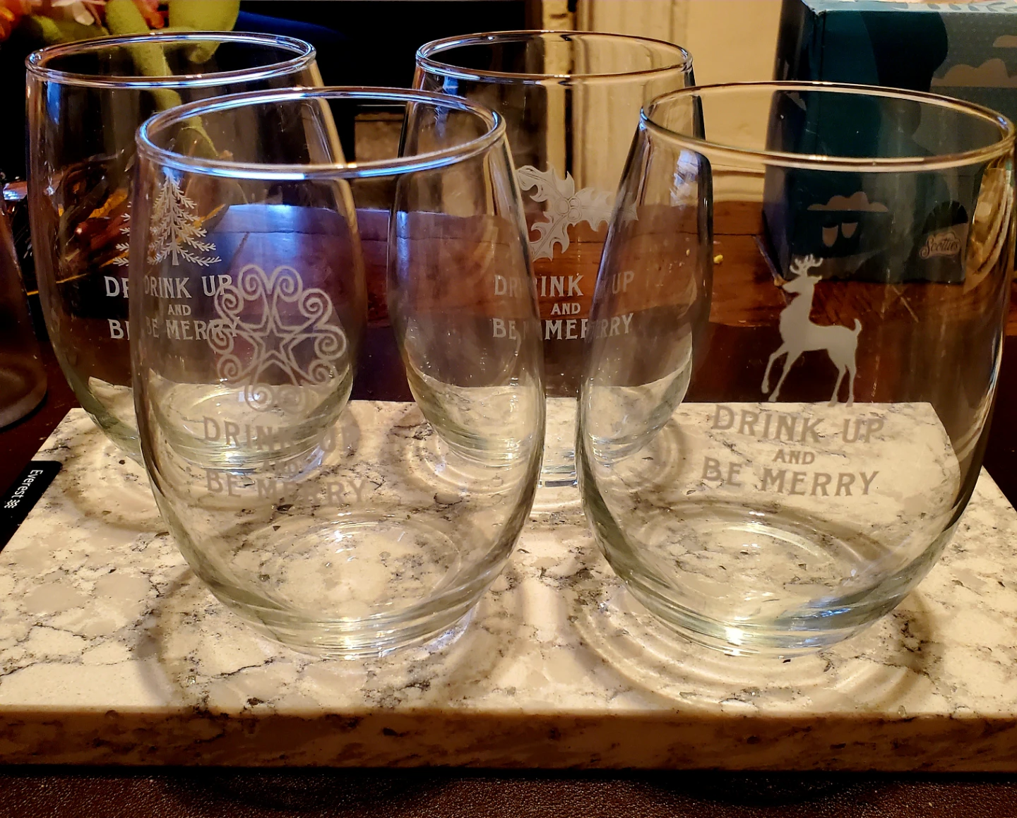 New Set of 4 Stemless Holiday Wine Glasses