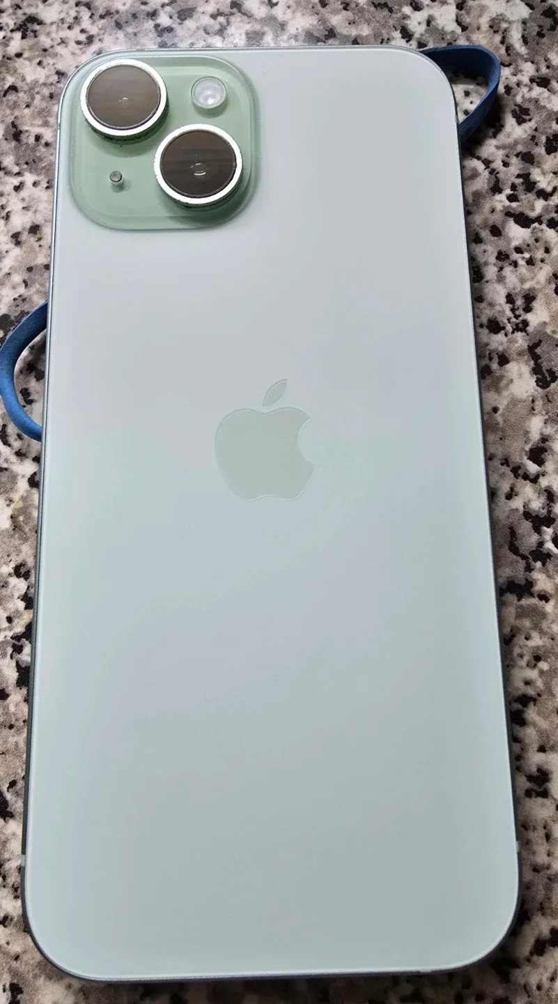 Iphone 15 - Green - 128 gb image indicator(3)