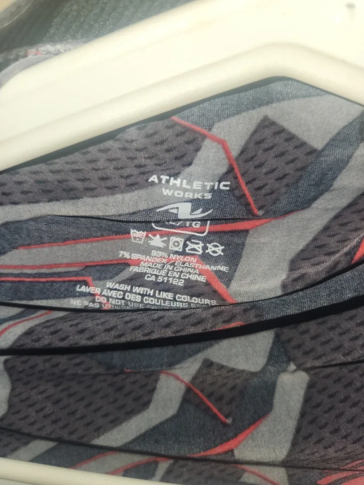 # Cleanout Athletic Works Men's Activewear - Size L image indicator(2)