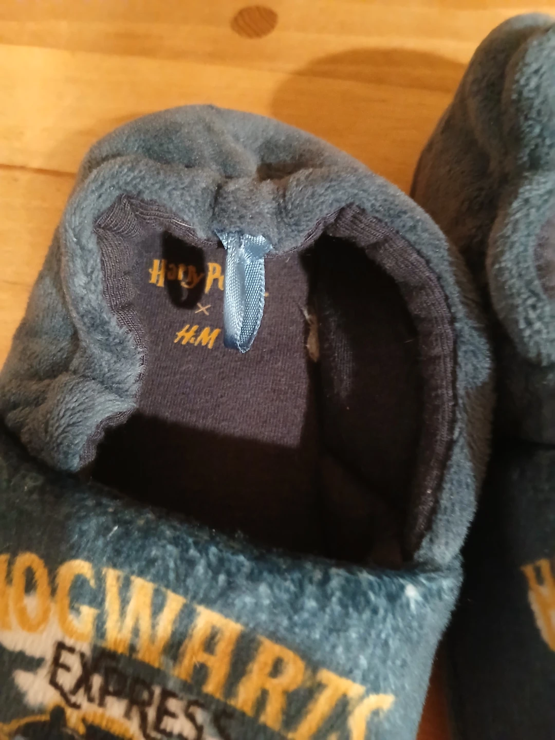 H&M Harry Potter Hogwarts Express Slippers - photo 4