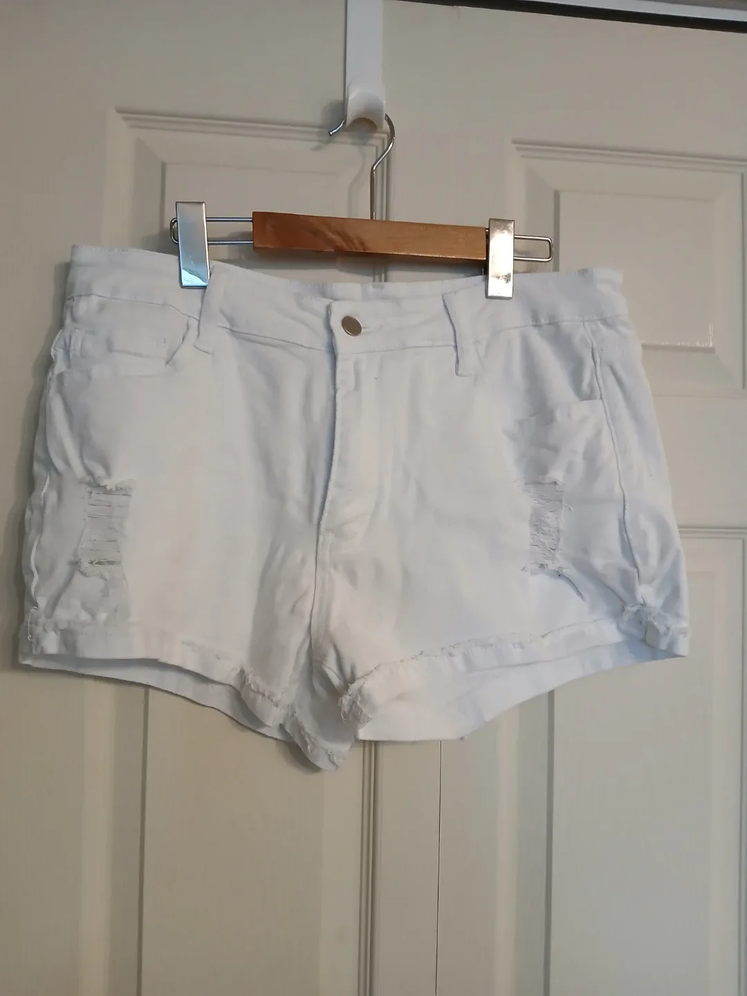 Classic white cotton denim distressed shorts, size XL