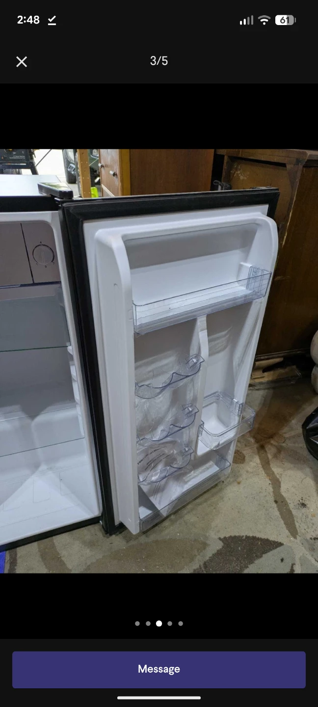 Hamilton Beach Compact Fridge - photo 4