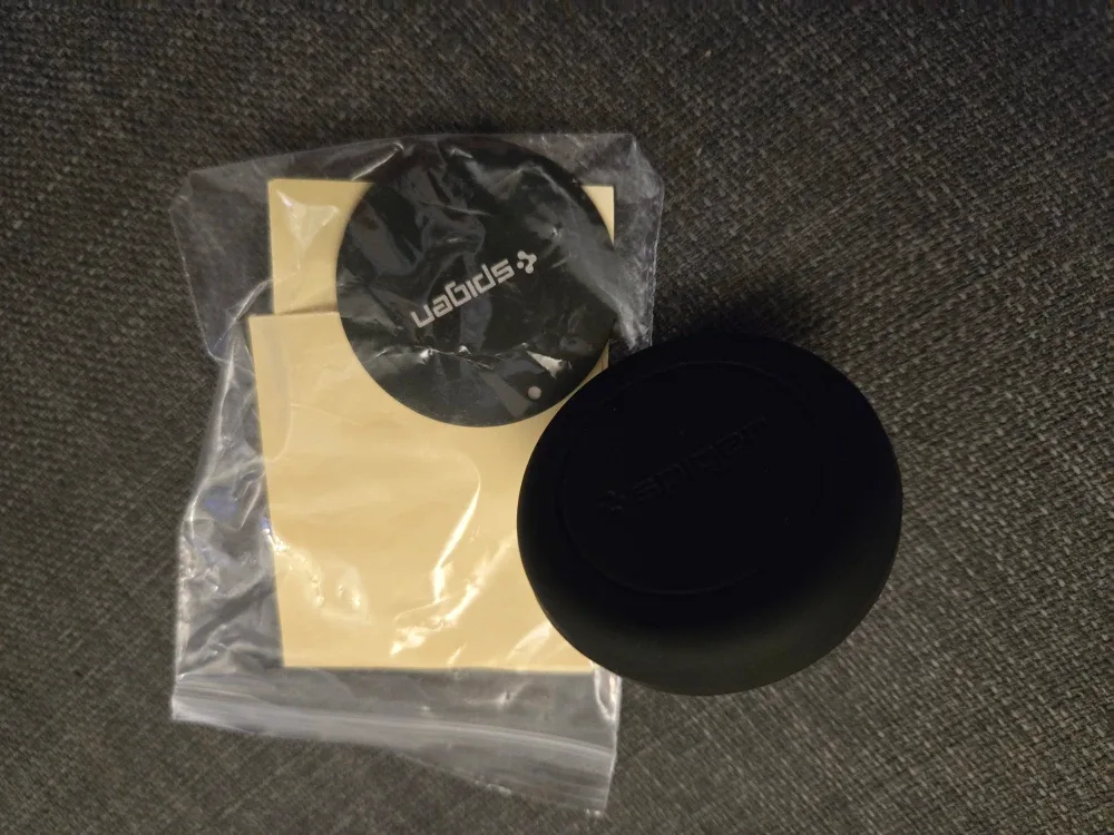 Spigen : Kuel Air Vent Magnetic Car Mount Holder - New image indicator(2)