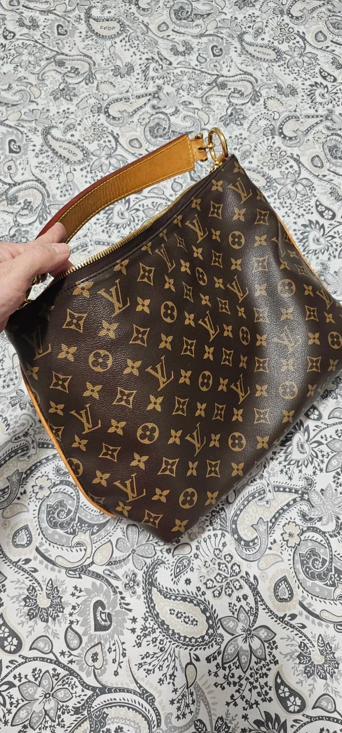Louis Vuitton Women's Pre-Loved Monogram Sully MM Bag