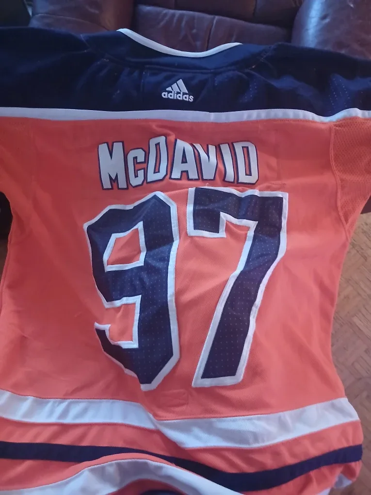 Adidas Oilers McDavid Jersey - Size 52 image indicator(4)