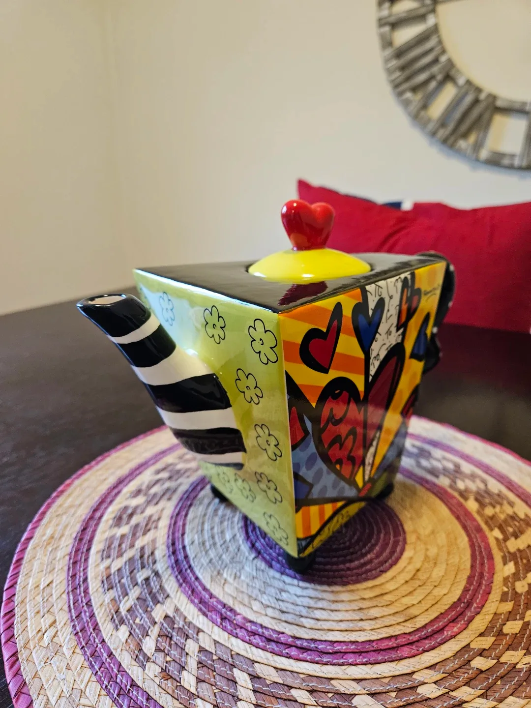 Romero Britto Teapot image indicator(2)