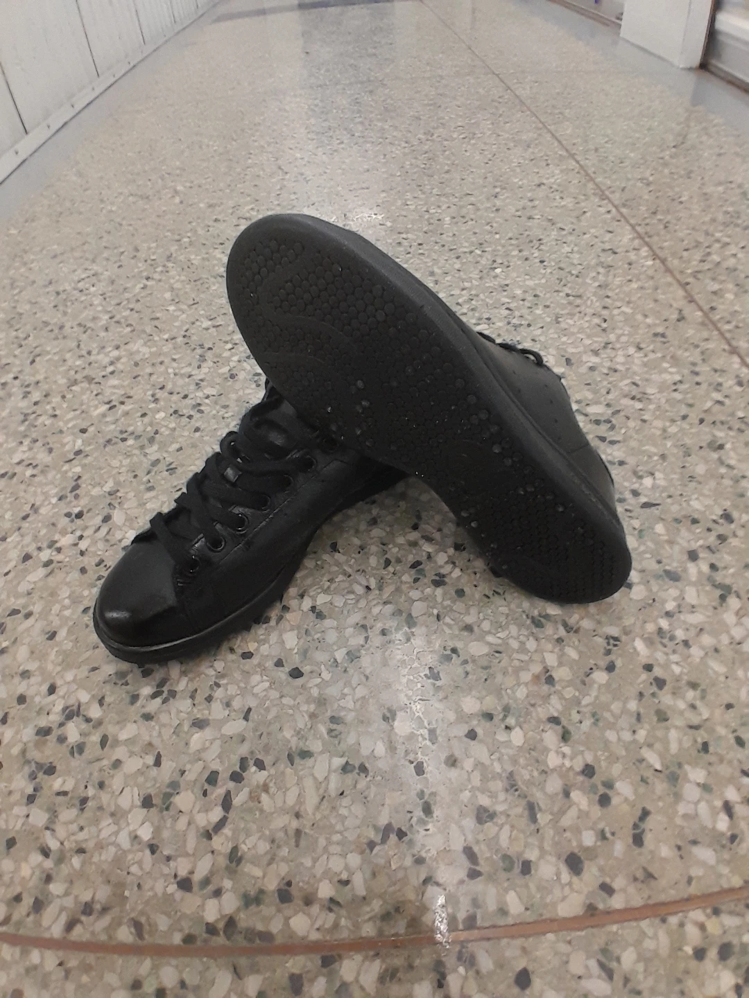 Adidas Stan Smith Black Leather Shoes Size 8 - photo 3