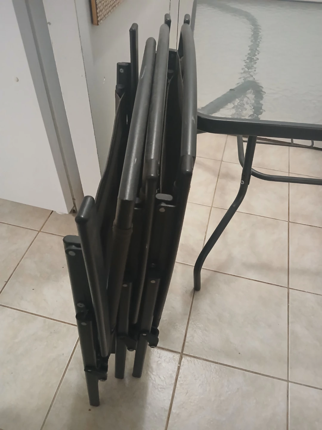 Patio Table and 4 Folding Chairs - photo 2