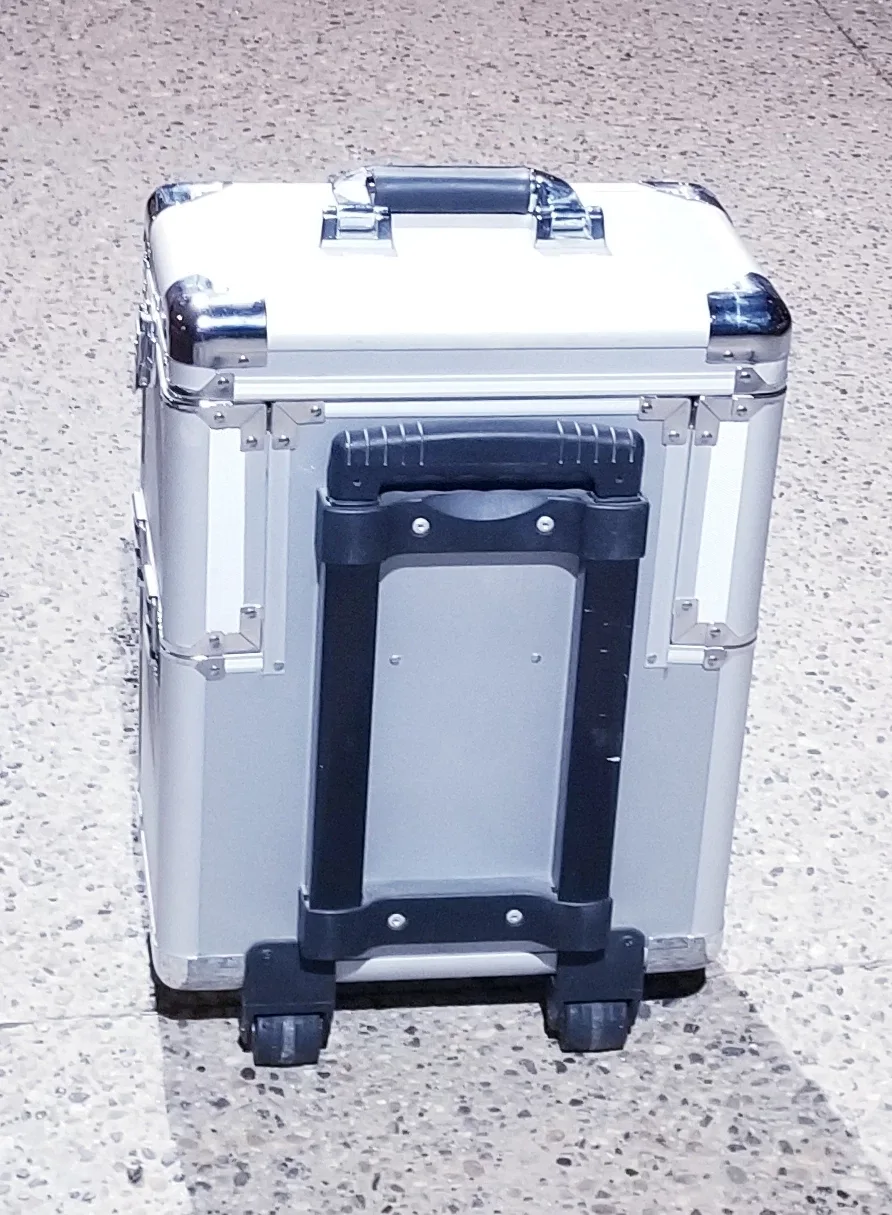 SILVER ROLLING MAKEUP/COSMETIC CASE w/ROLLOUT TRAYS WITH HANDLE image indicator(2)