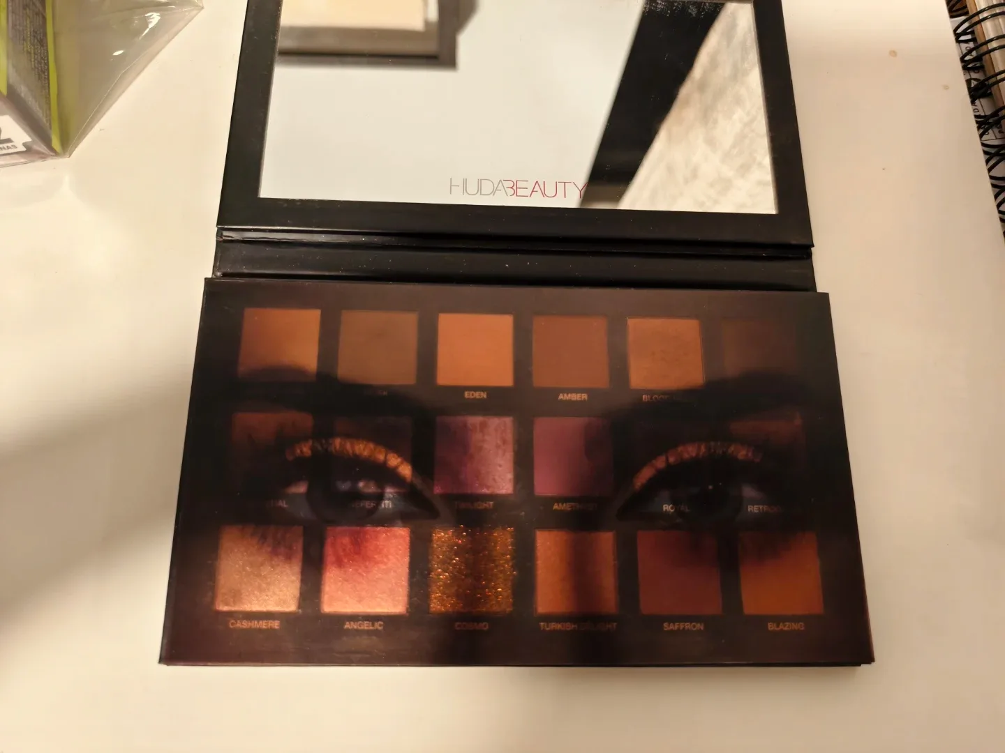 Huda Beauty Desert Dusk image indicator(2)