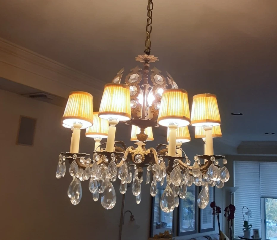 Beautiful vintage 12 light crystal and brass chandelier