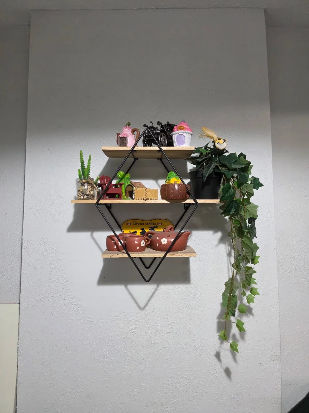 Wall Mounted Decorative Shelf image indicator(3)
