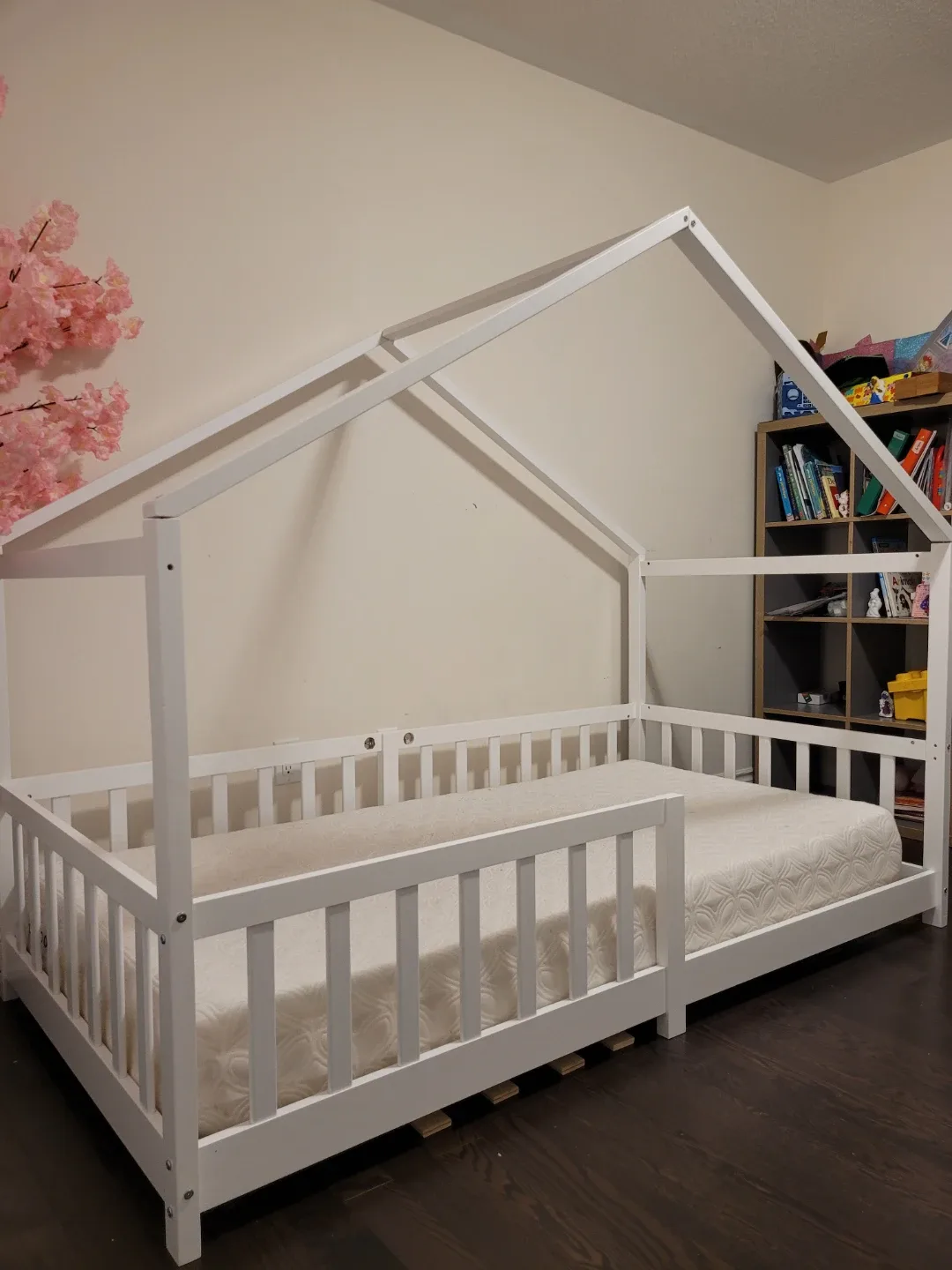 Kids White House Bed Frame twin size image indicator(3)