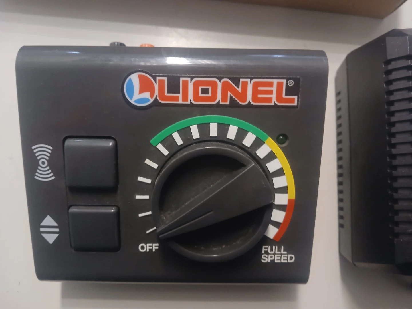 Lionel AC1803000 Hobby Transformer & Controller - photo 2