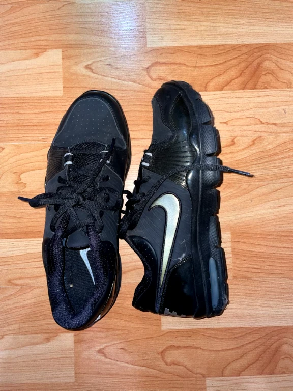 Nike Training Shoes - Size 8.5 - photo 2