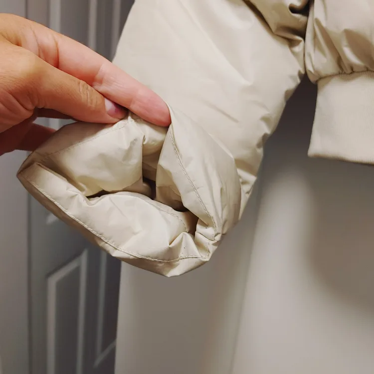 Women's Puffer Jacket size Medium image indicator(10)