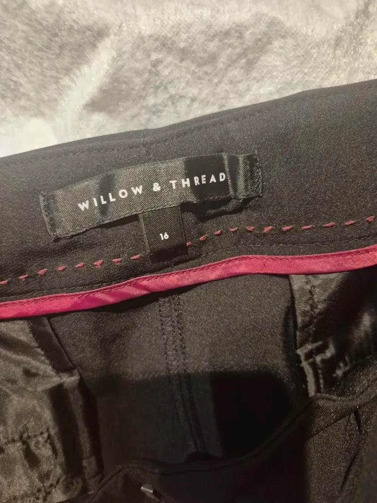 Willow & Thread Black Pants Size 16 image indicator(2)
