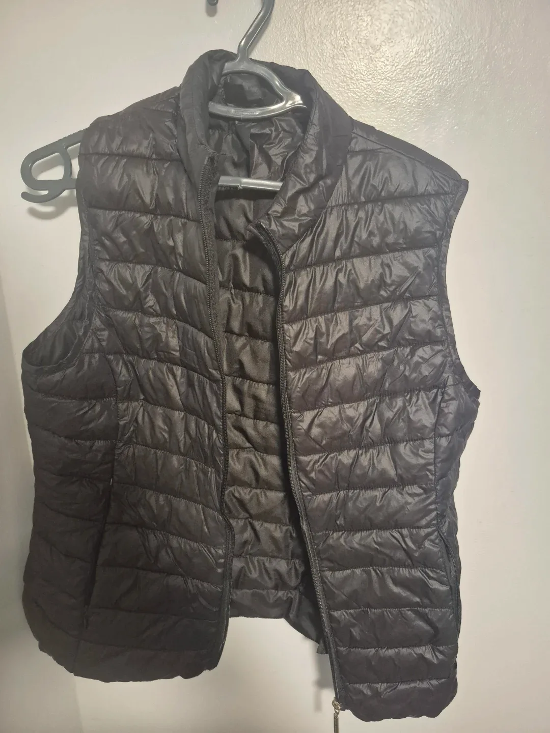 Black Puffer Vest - Size XL