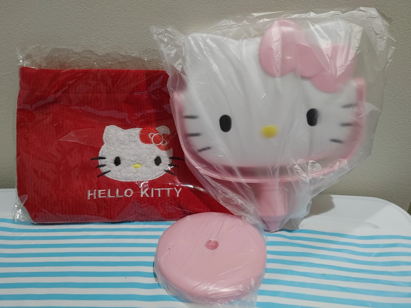 Sanrio Hello Kitty Mirror - Pink, 8.46 inch & Cosmetic Bag