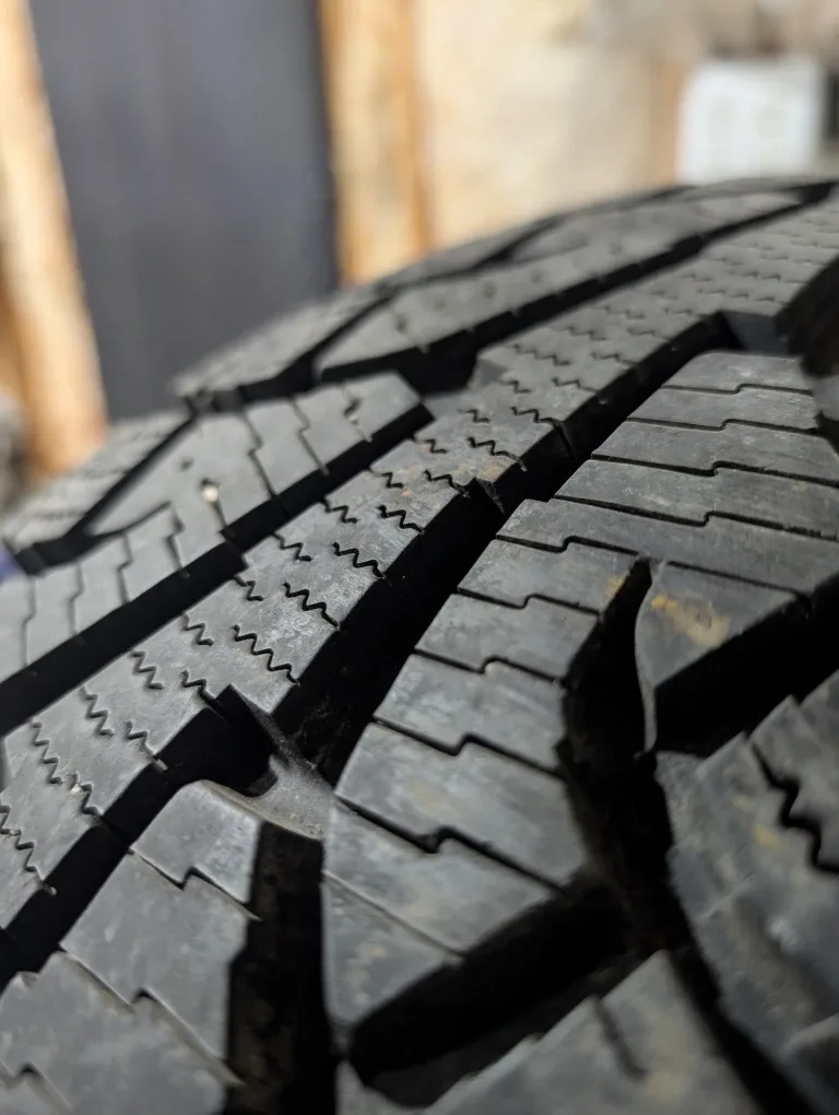 (4)-235/75R16 Winter Tires On Rims Off 2010 Chevrolet Colorado image indicator(4)