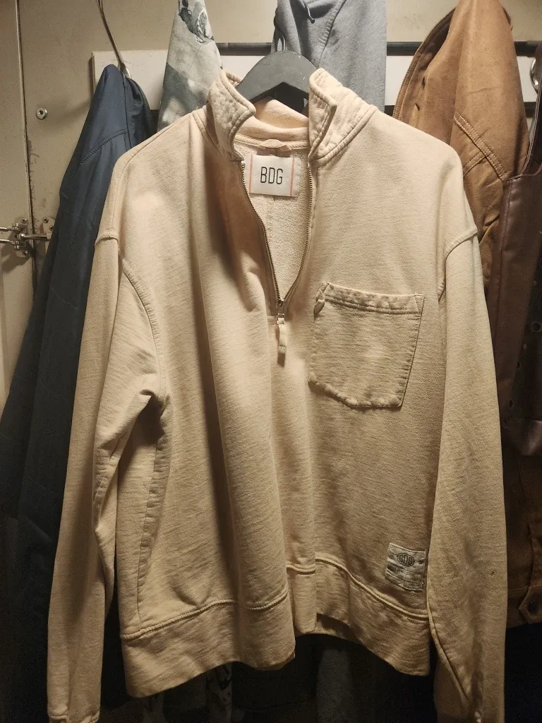 BDG Quarter Zip Pullover - Size Medium