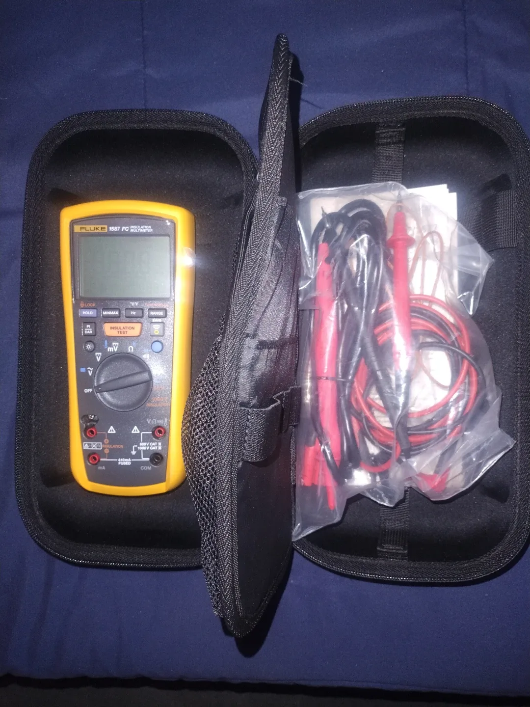 Fluke 1587 FC Insulation Multimeter image indicator(2)