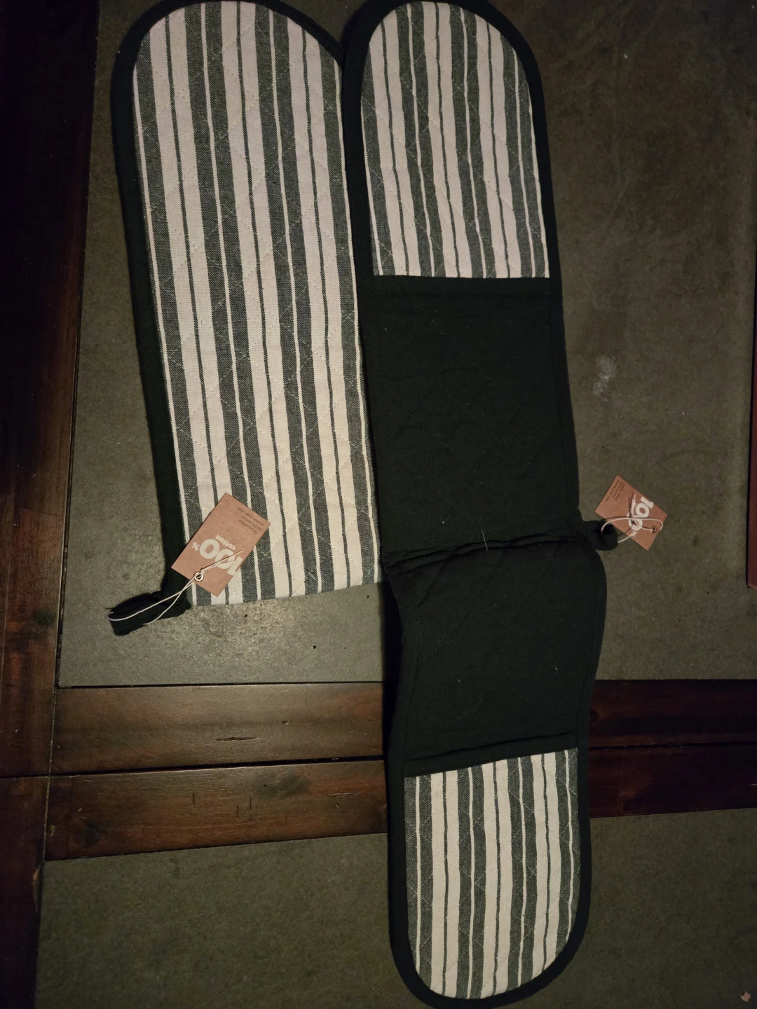 Oven Mitts- 2 pairs