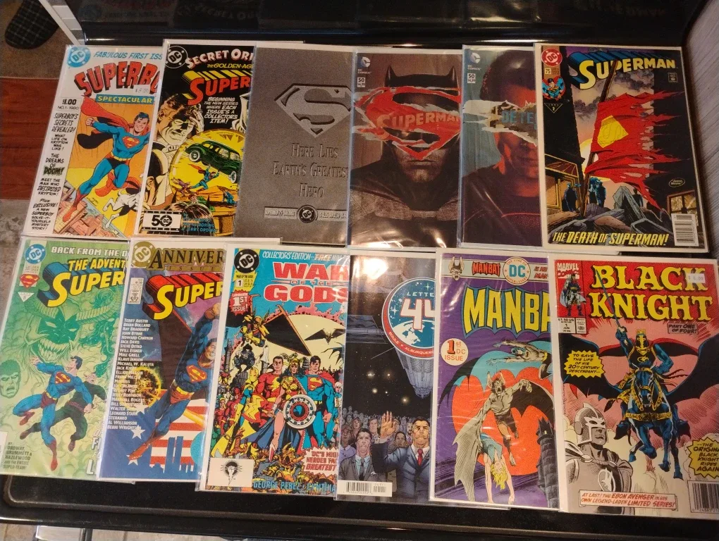 Comic book lot