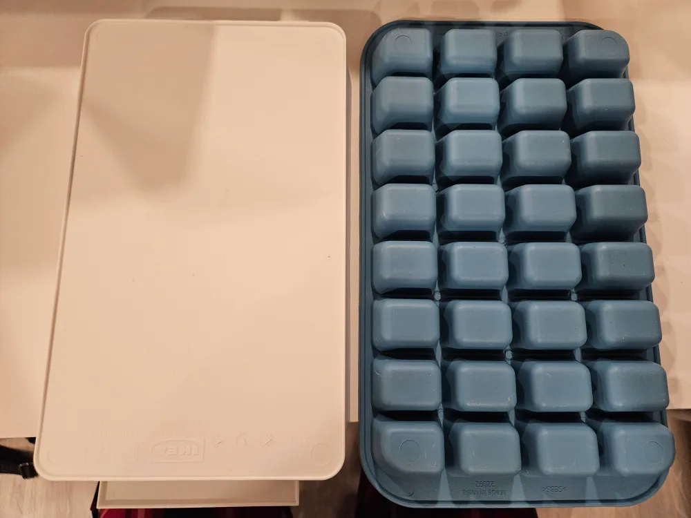 IKEA Ice Cube Tray with Lid - Blue image indicator(3)