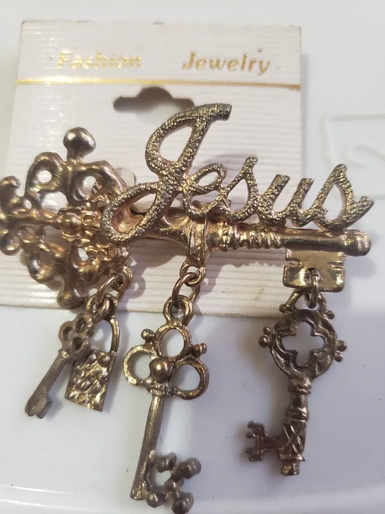 Vintage Fashion  Brooch