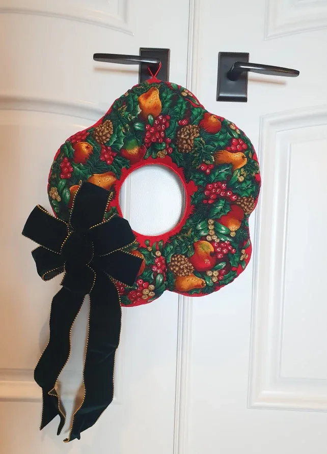 Matching Handmade Fabric Christmas Wreaths image indicator(2)