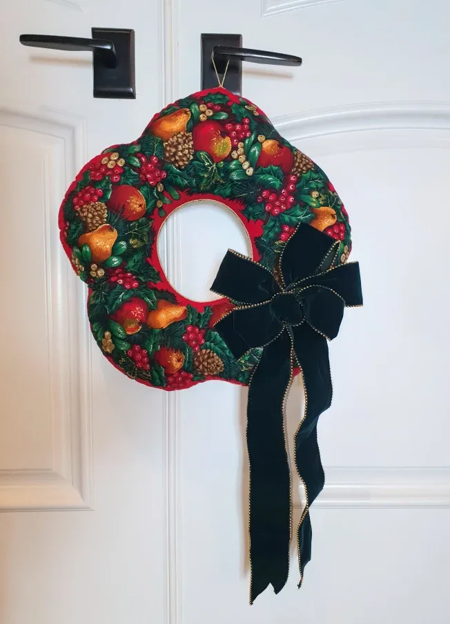 Matching Handmade Fabric Christmas Wreaths image indicator(3)