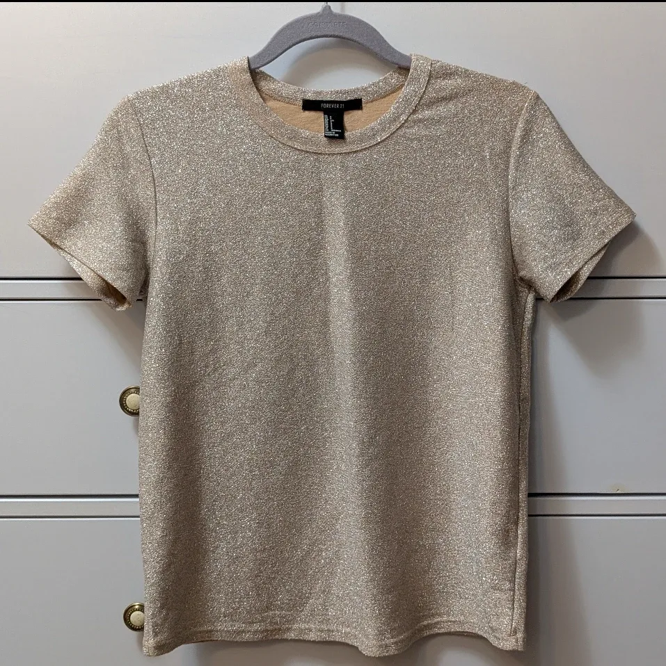 Forever 21 Small Champagne Short Sleeve Top #cleanout