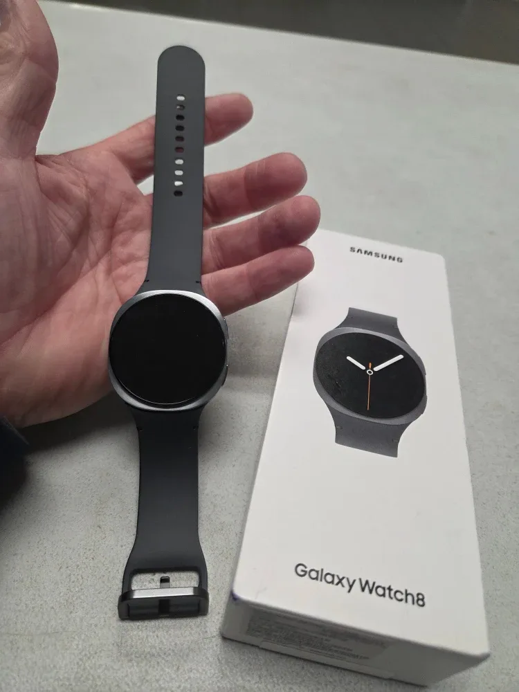Samsung Galaxy Watch8 - Like New!