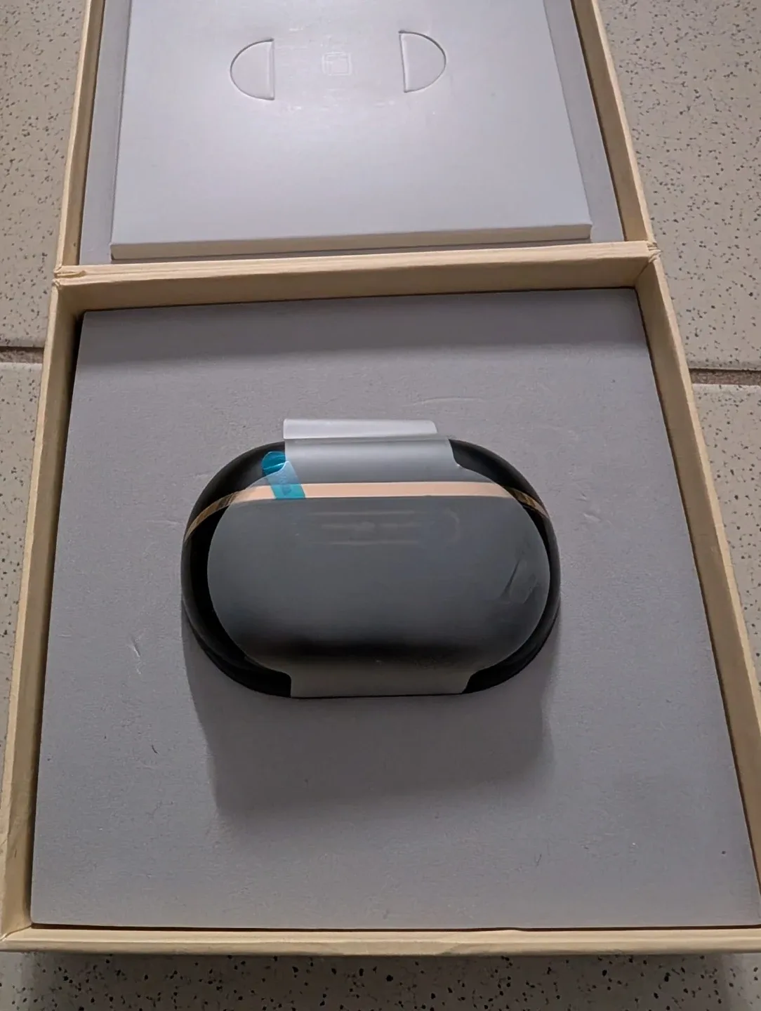 Wireless Earbuds image indicator(2)