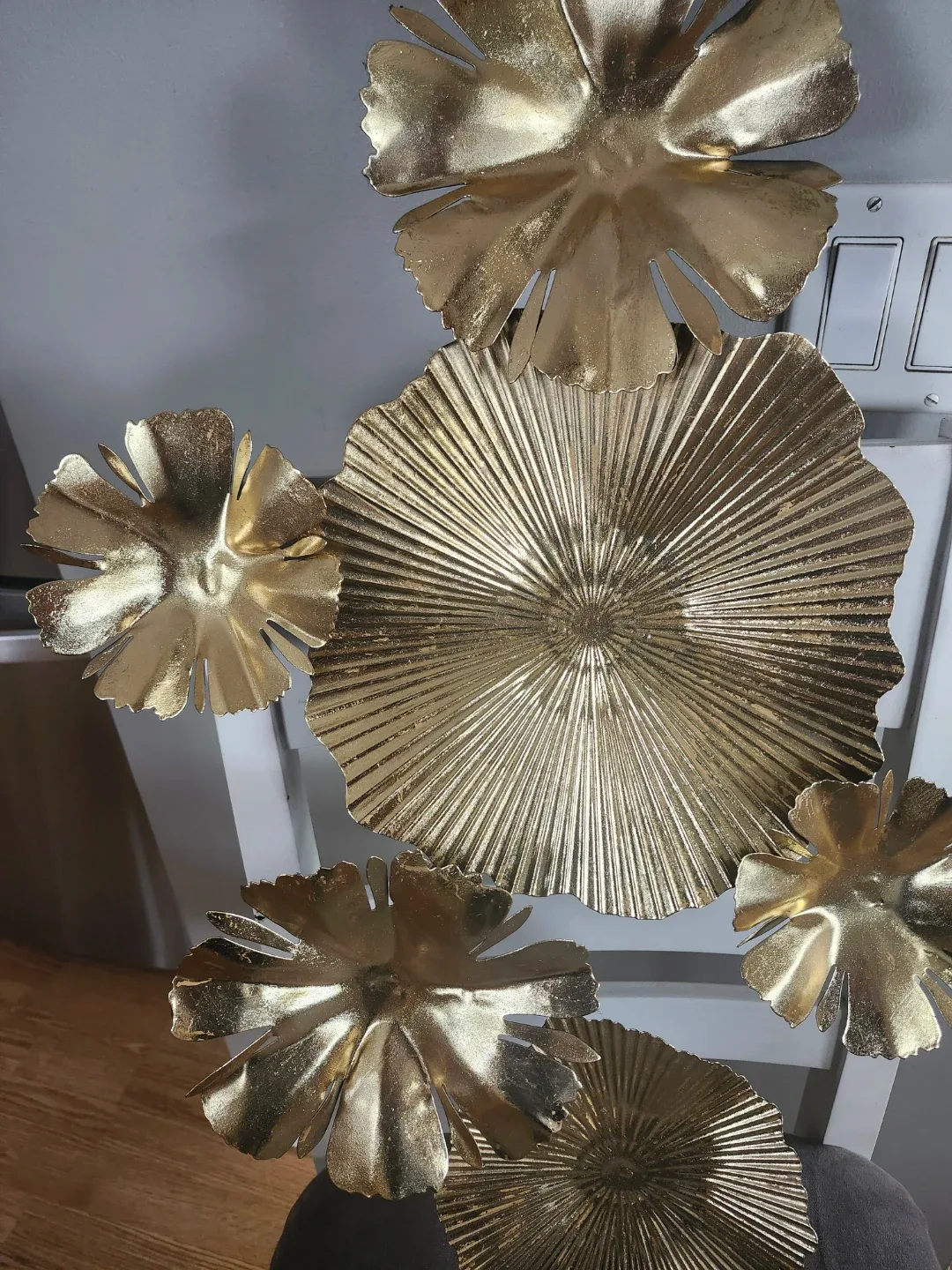 Gold Metal Flower Wall Decor image indicator(4)