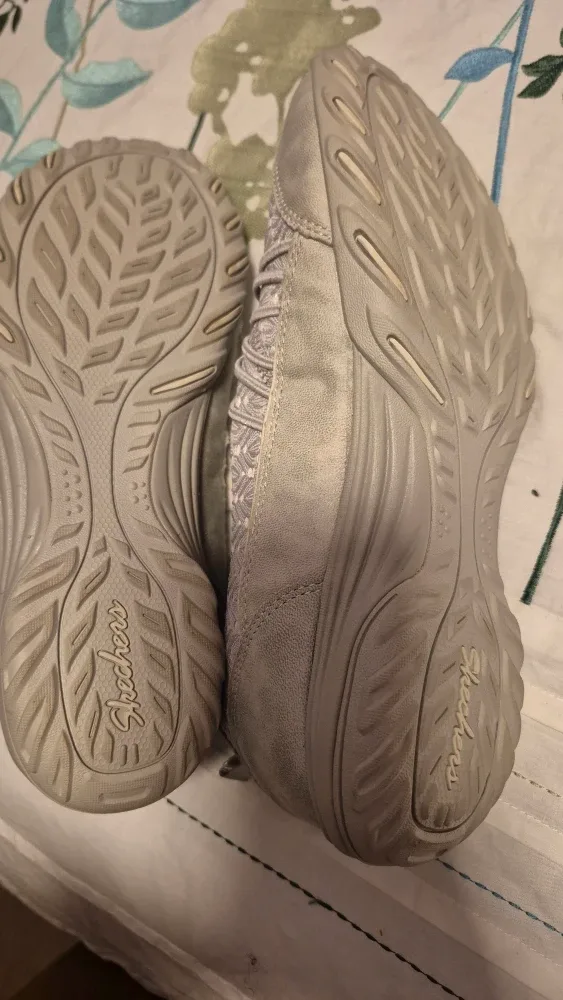 Skechers Air Cooled Memory Foam Women's Shoes image indicator(2)