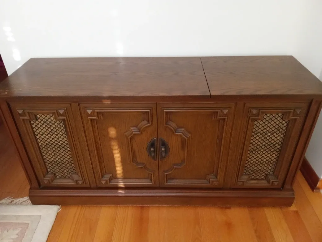 Vintage Fleetwood Stereo Console with Garrard Turntable
