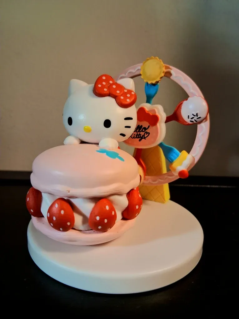 Cute Hello Kitty Ferris Wheel Figure