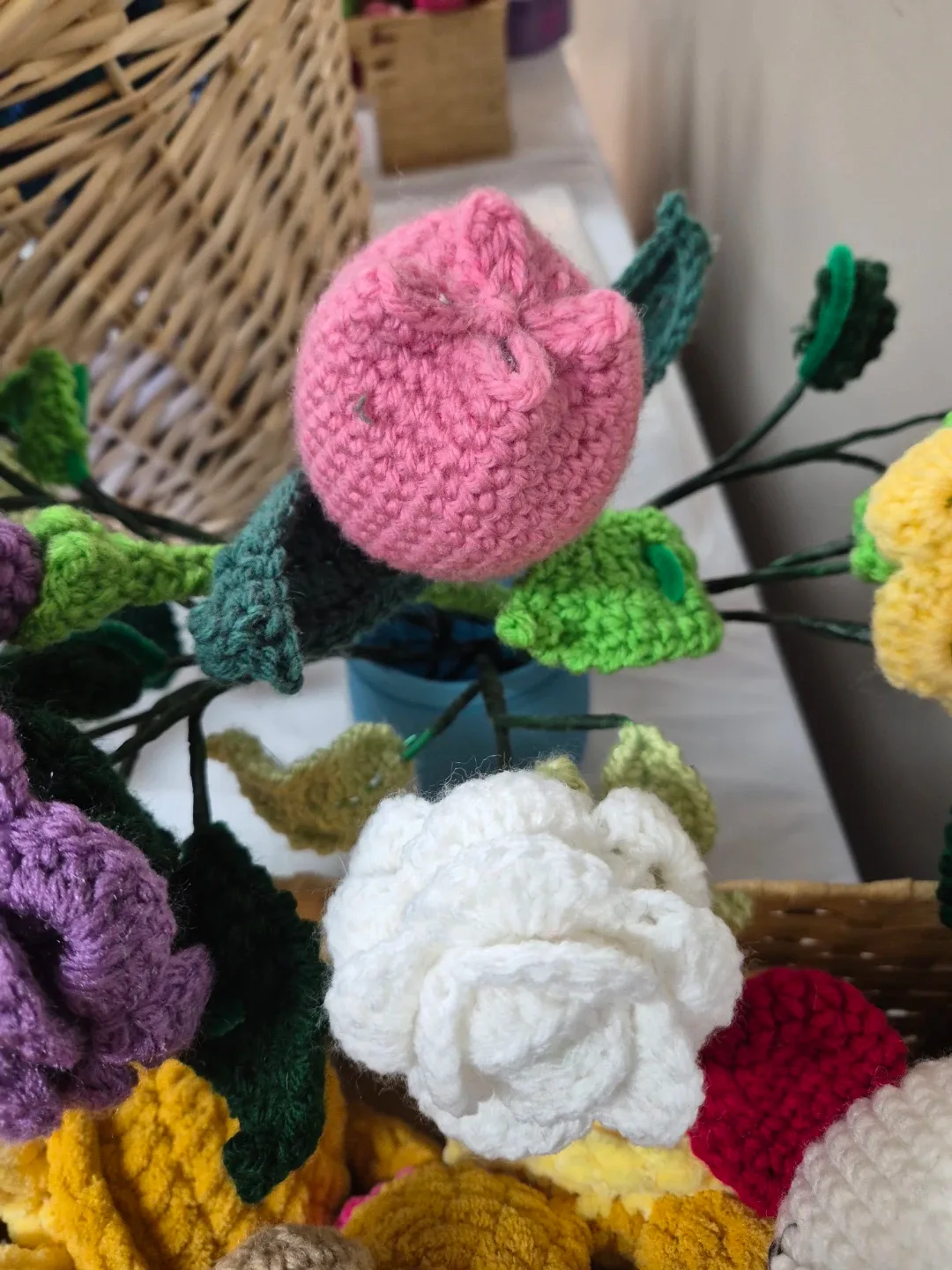 Handmade Crocheted Flowers image indicator(2)
